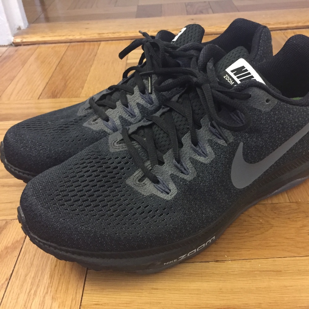 Nike Zoom All Out Black Size 11 Excellent Condition